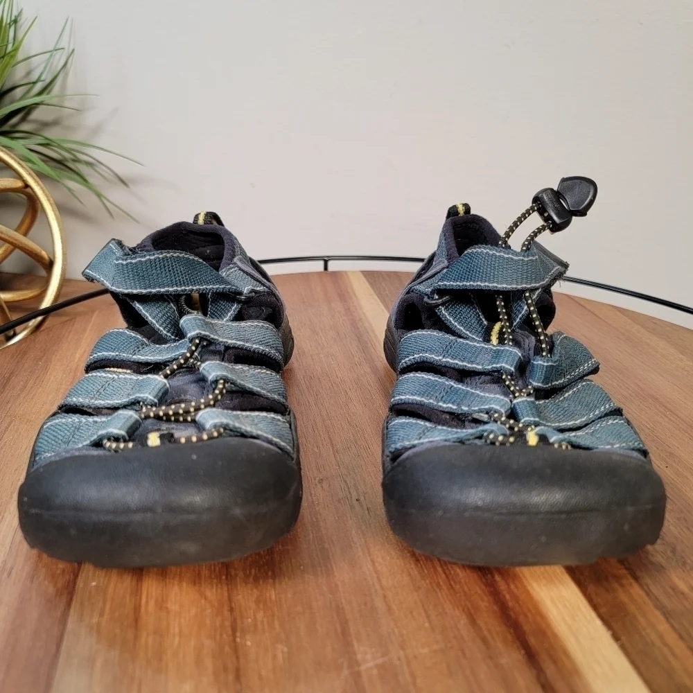 Keen Blue Sport Sandals Water Shoe Sport Sandals Summer Vacation Kids Size 2
